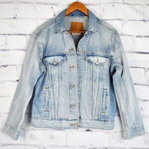 Levi’s Ex-Boyfriend Trucker Style Denim Jean Jacket Chenille Back Patch M